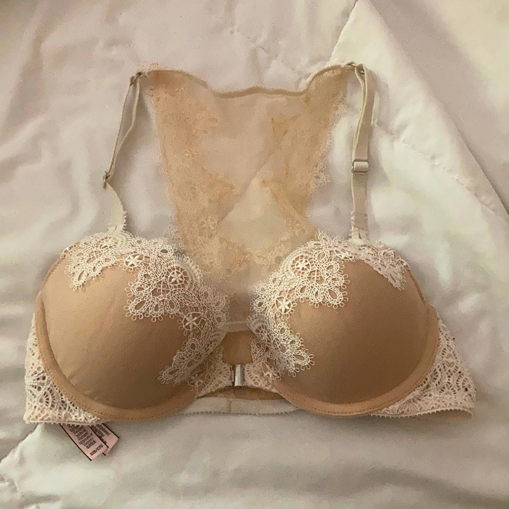 ✨Beautiful Cream Lace Mesh Bra✨